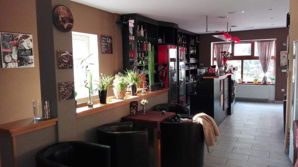 Penzion Fox Nemšová Exteriör bild
