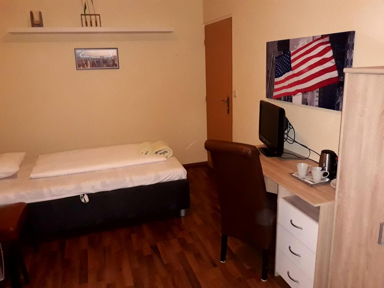 Penzion Fox Nemšová Exteriör bild