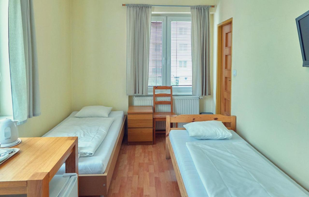 Penzion Fox Nemšová Exteriör bild